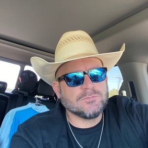 Meet your Posher, Jonathon